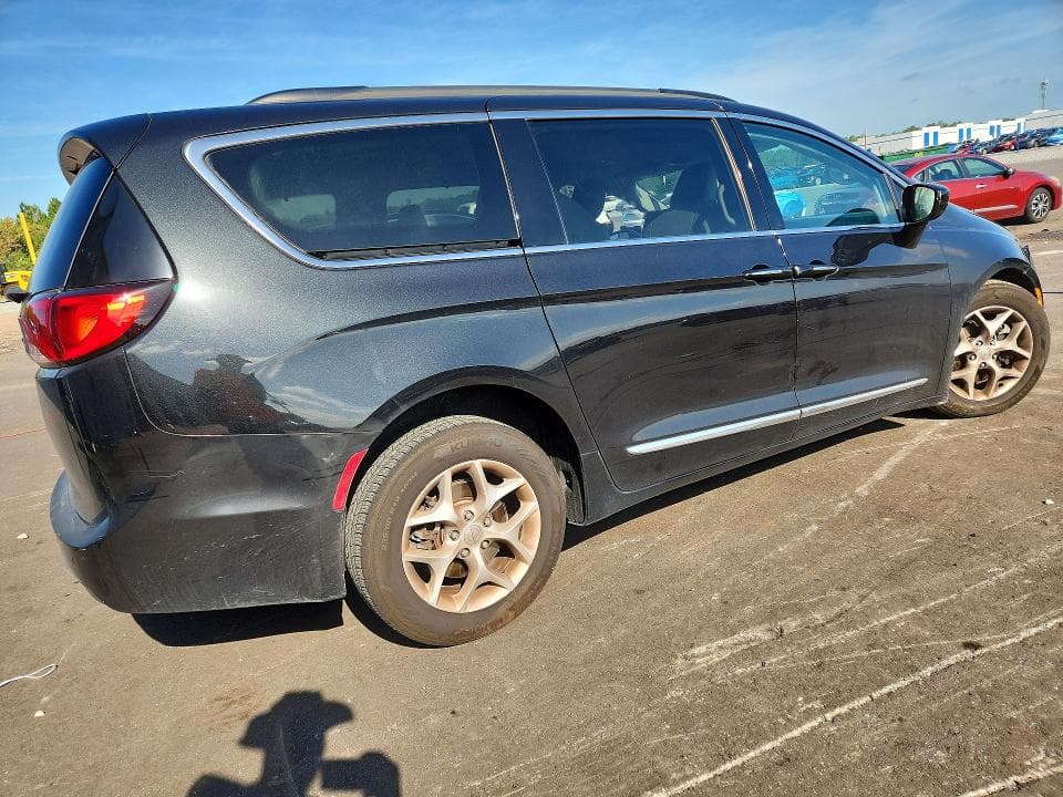 2017 CHRYSLER PACIFICA TOURING L 3