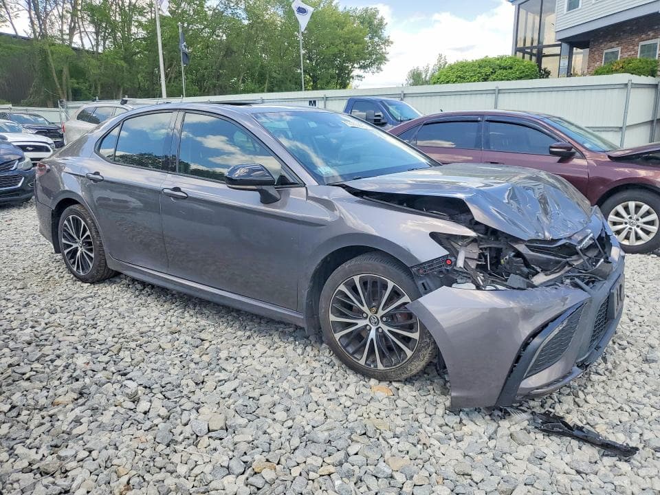 2022 TOYOTA CAMRY SE 4