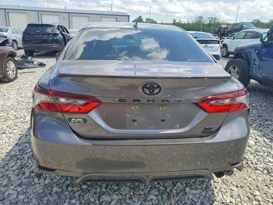 2022 TOYOTA CAMRY SE 6