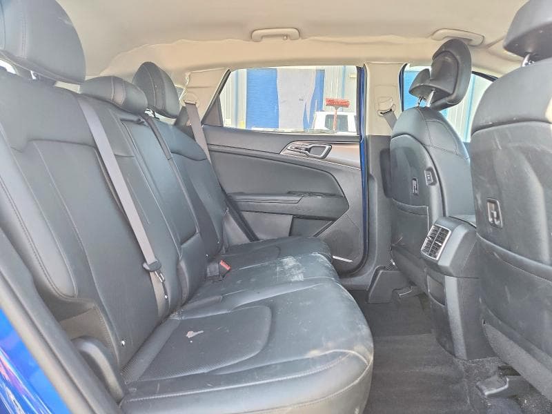 2025 KIA SPORTAGE EX 11
