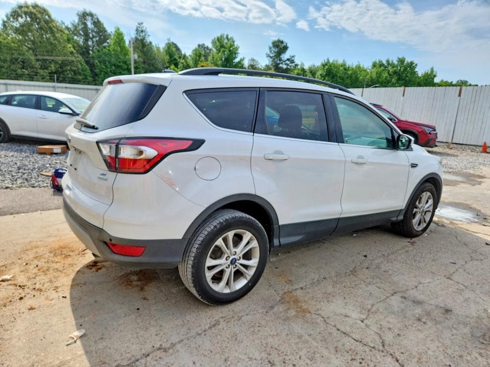 2017 FORD ESCAPE SE SE 4