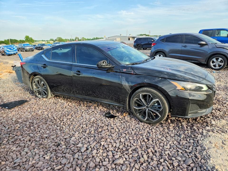 2023 NISSAN ALTIMA SR 4