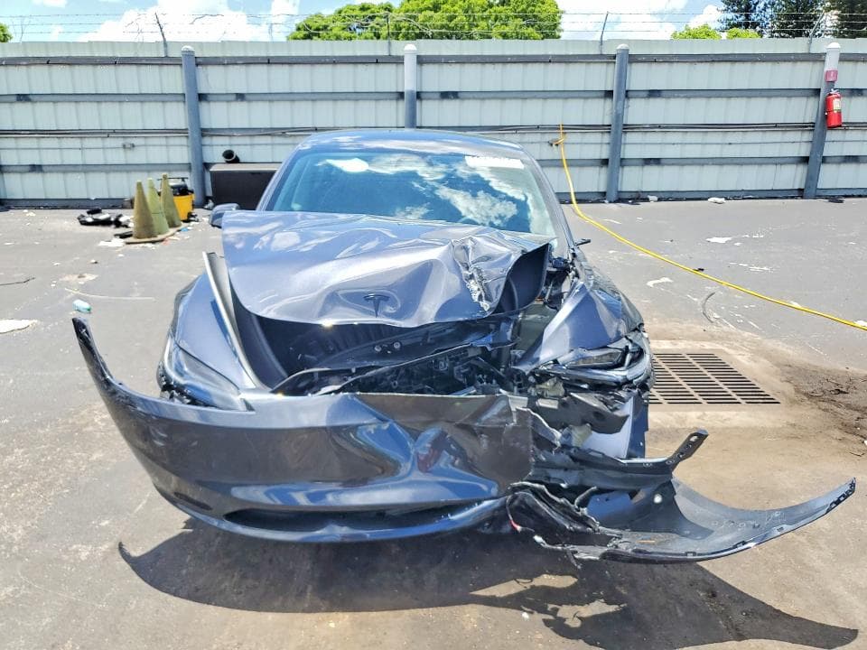 2026 TESLA MODEL 3 5