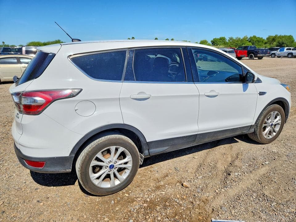 2017 FORD ESCAPE SE 3