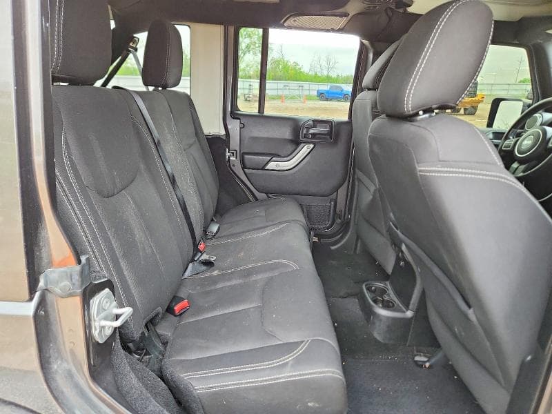 2017 JEEP WRANGLER UNLIMITED SAHARA 11
