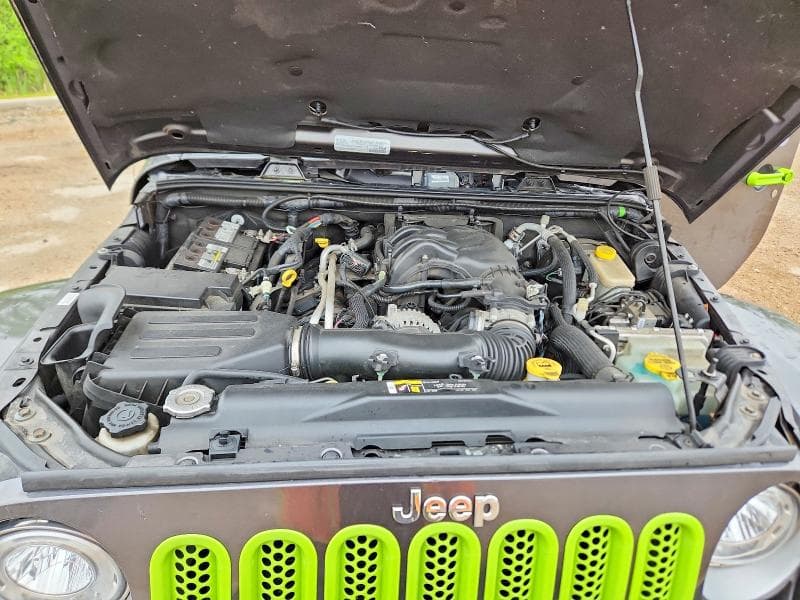 2017 JEEP WRANGLER UNLIMITED SAHARA 12