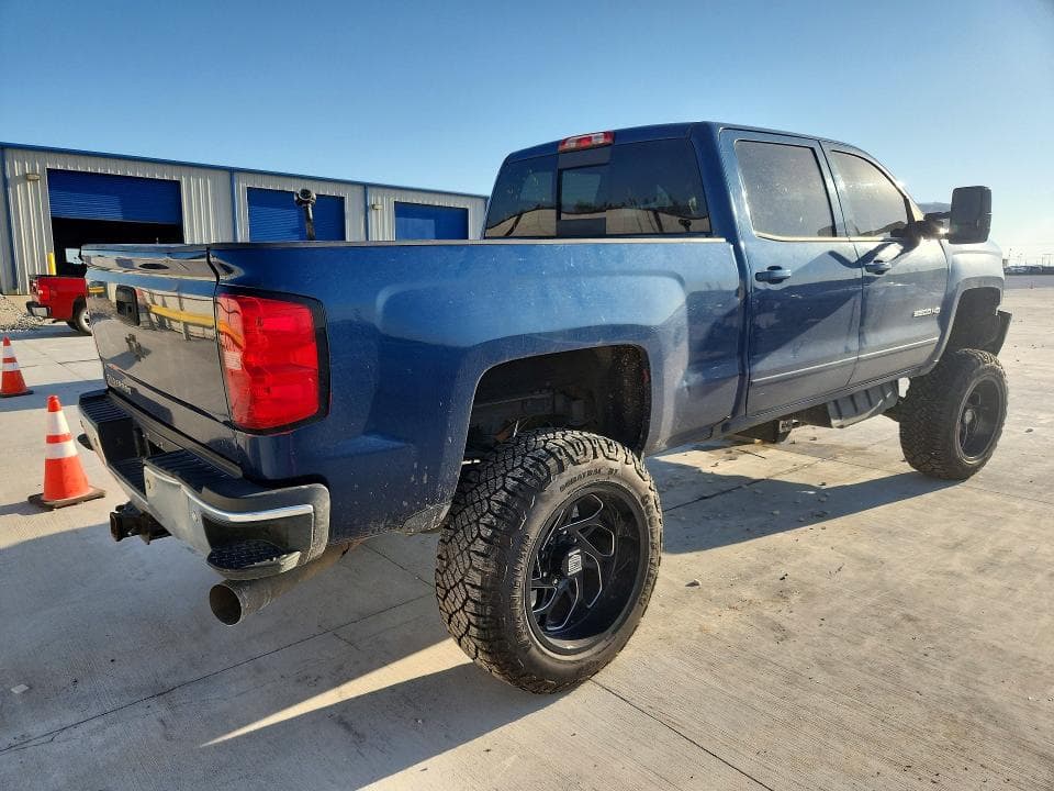 2019 CHEVROLET SILVERADO K3500 LTZ 3