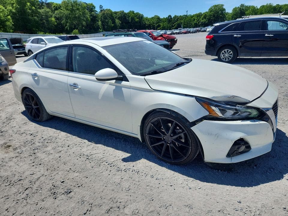 2019 NISSAN ALTIMA SV 4