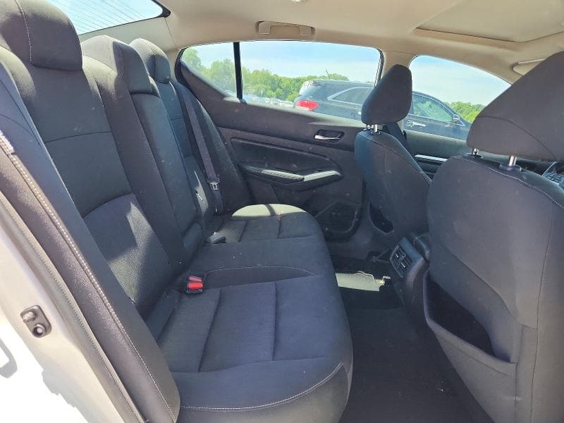 2019 NISSAN ALTIMA SV 10