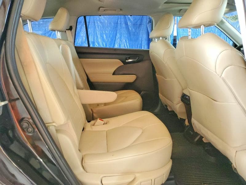 2022 TOYOTA HIGHLANDER XLE 11