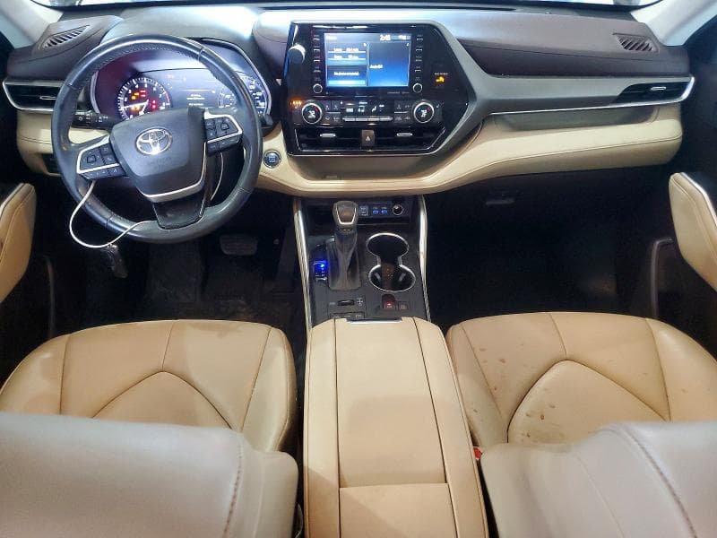 2022 TOYOTA HIGHLANDER XLE 8
