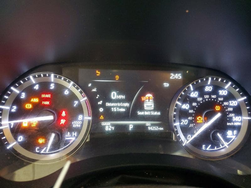 2022 TOYOTA HIGHLANDER XLE 9