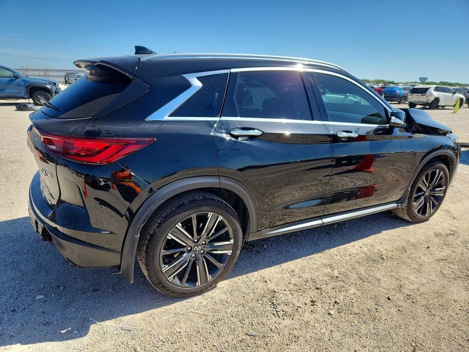 2022 INFINITI QX50 LUXE 3