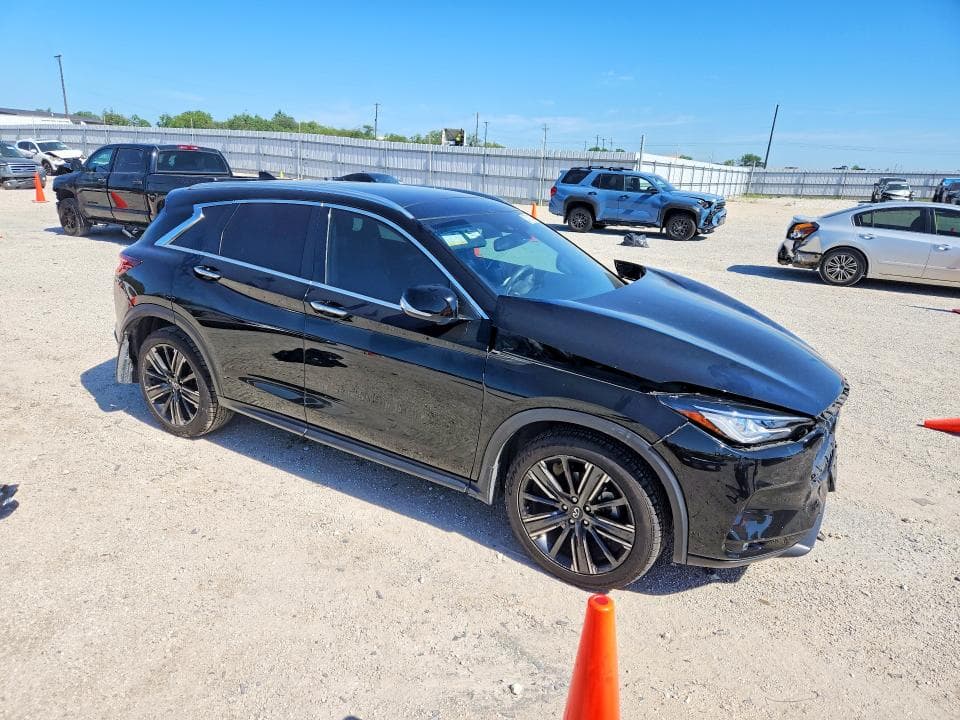 2022 INFINITI QX50 LUXE 4