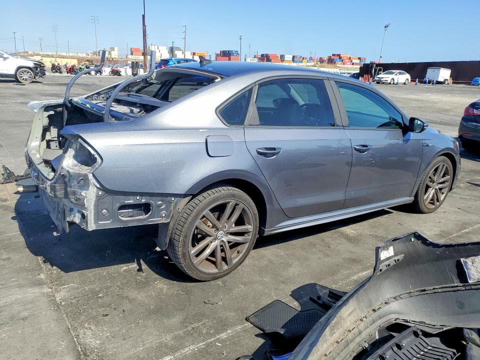2018 VOLKSWAGEN PASSAT S 3