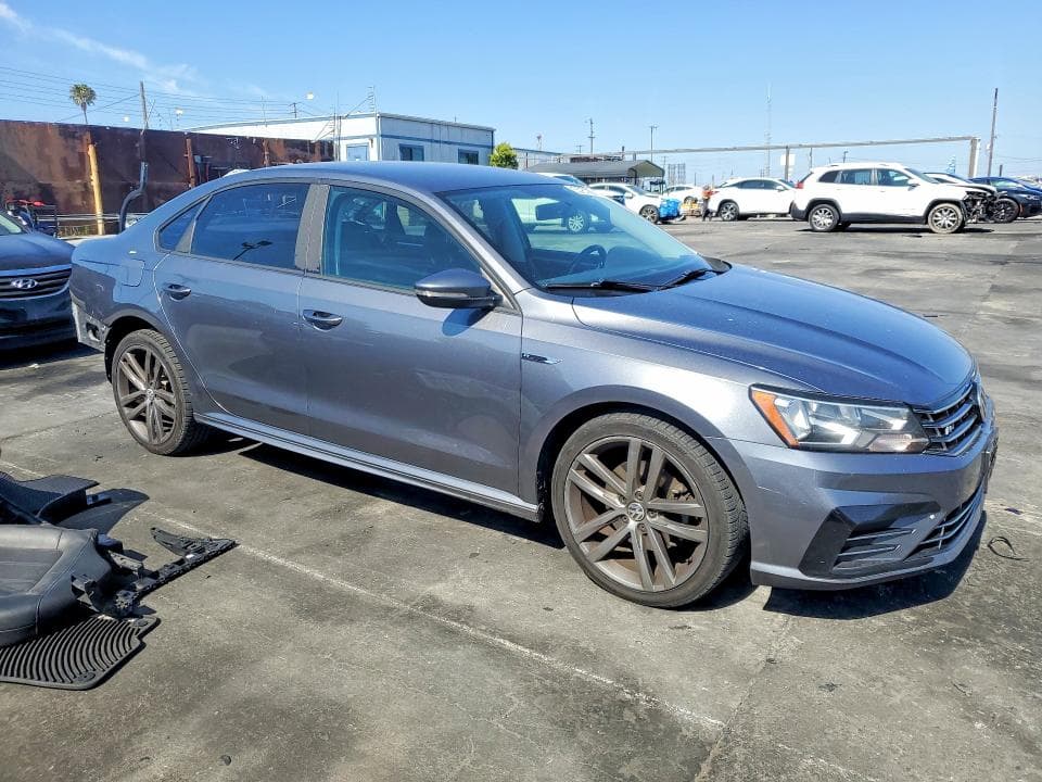 2018 VOLKSWAGEN PASSAT S 4