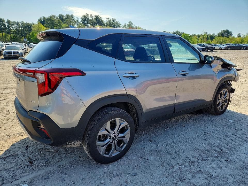 2025 KIA SELTOS LX 3
