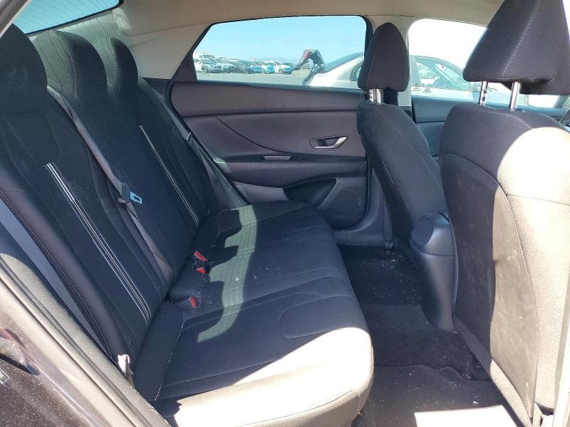 2021 HYUNDAI ELANTRA SEL 10
