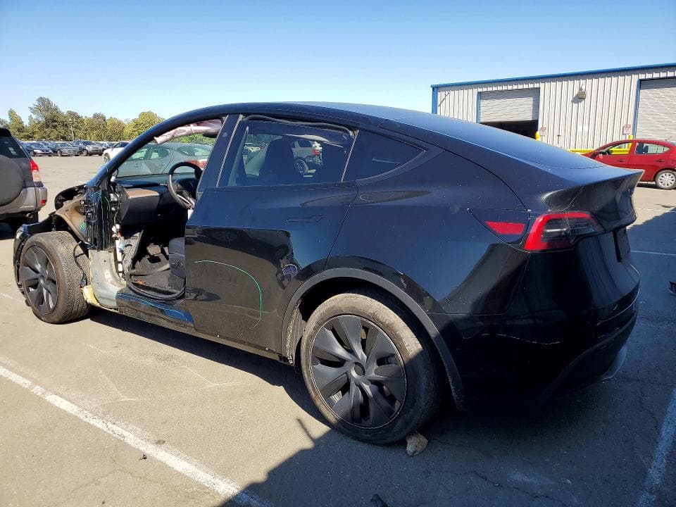 2024 TESLA MODEL Y 2
