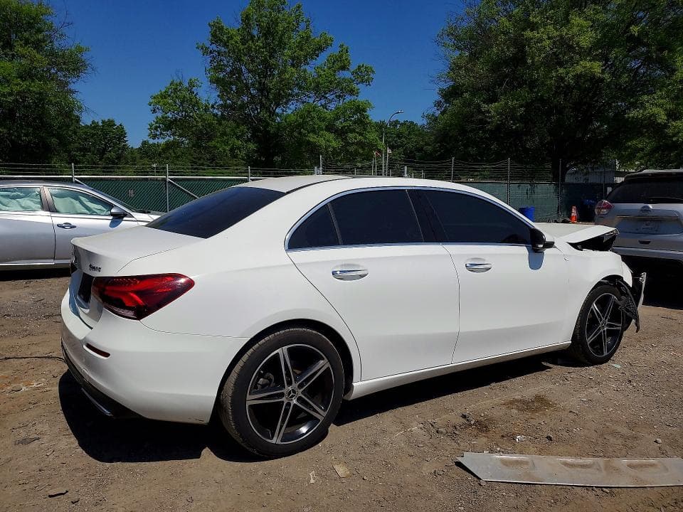 2019 MERCEDES-BENZ A 220 4MATIC 3