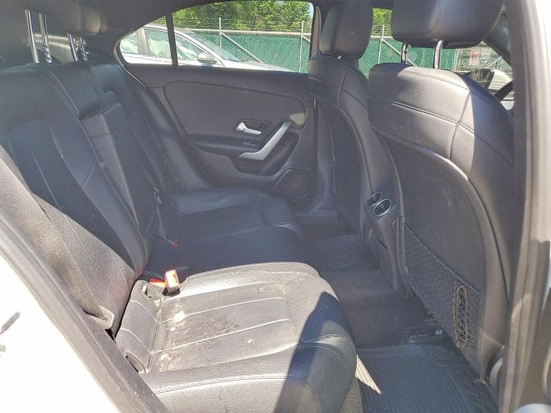 2019 MERCEDES-BENZ A 220 4MATIC 10