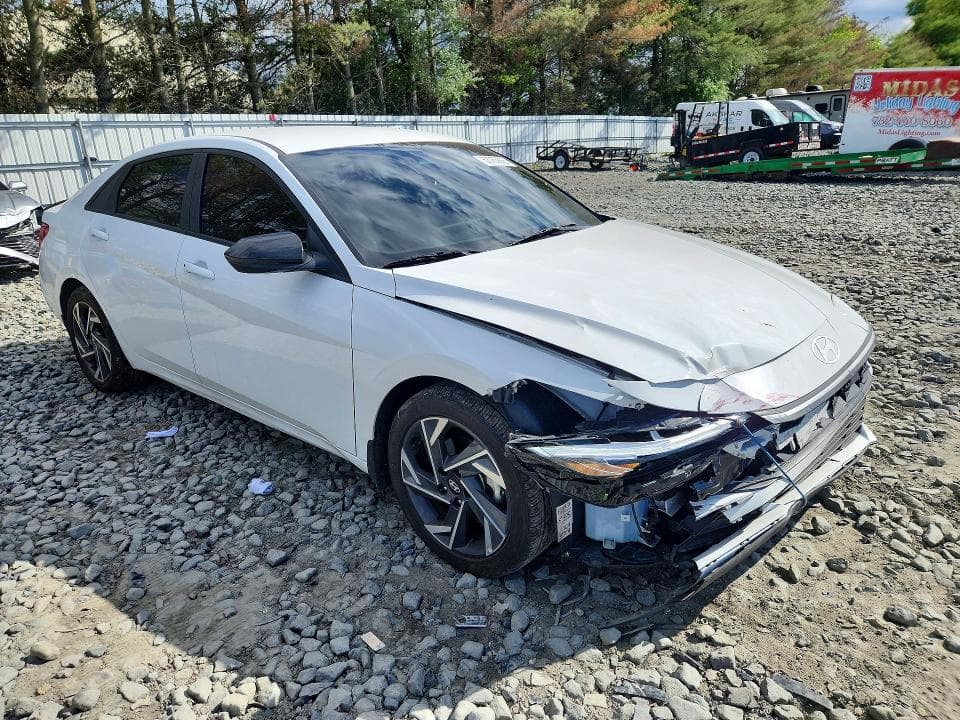 2025 HYUNDAI ELANTRA SEL SPORT 4