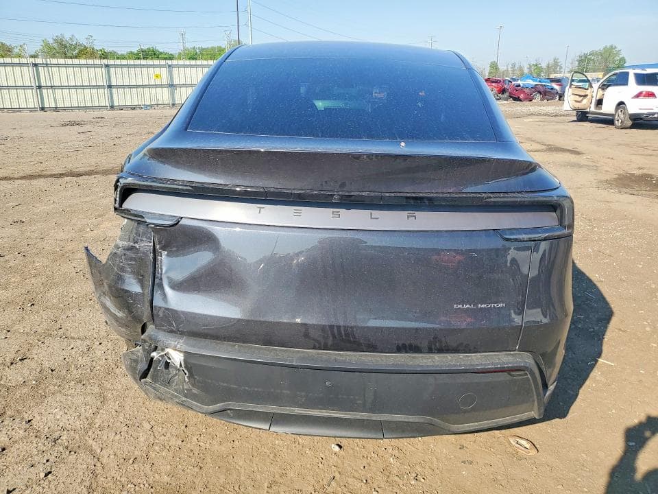 2026 TESLA MODEL Y 6