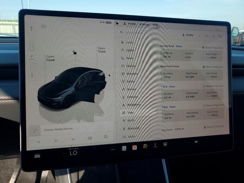 2026 TESLA MODEL Y 9