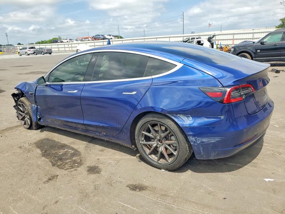 2018 TESLA MODEL 3 2