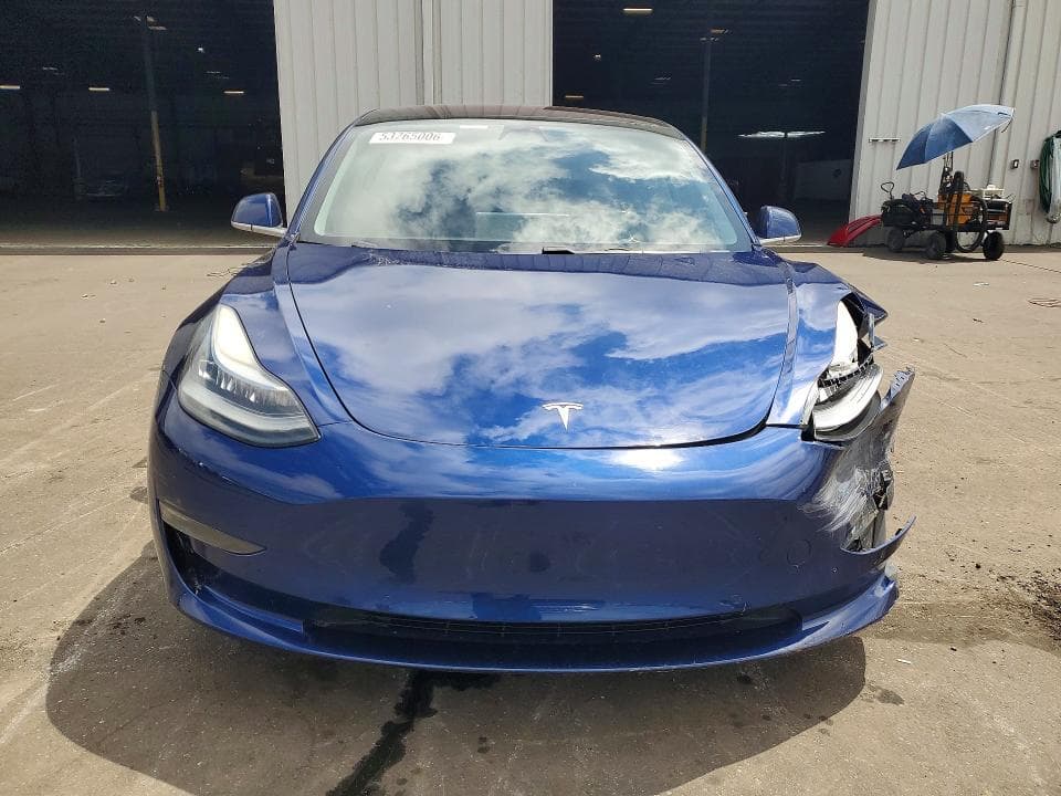 2018 TESLA MODEL 3 5