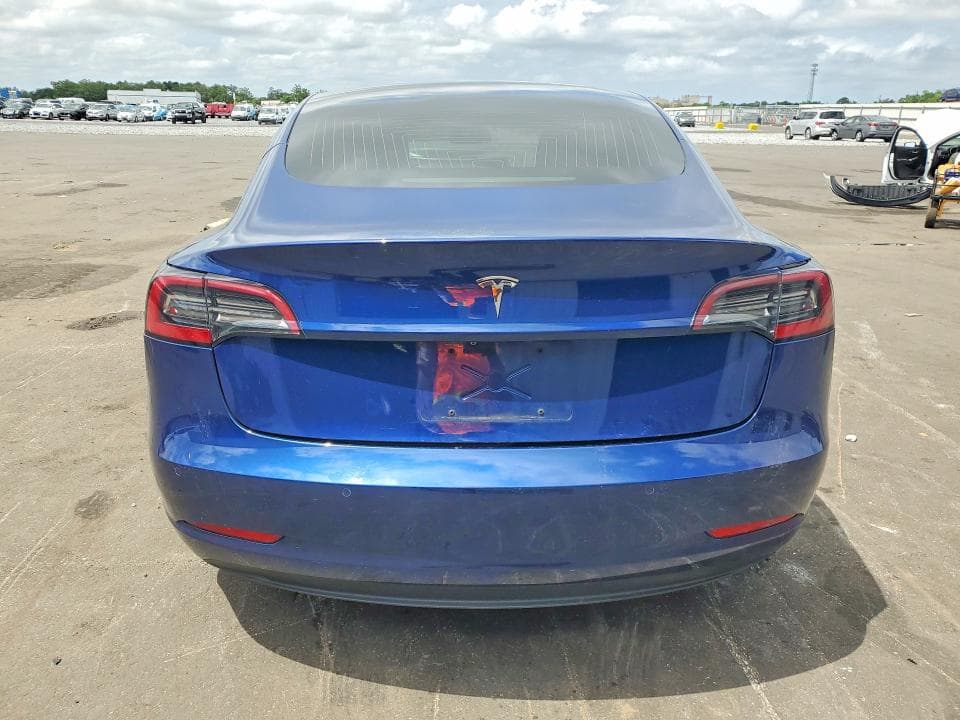 2018 TESLA MODEL 3 6