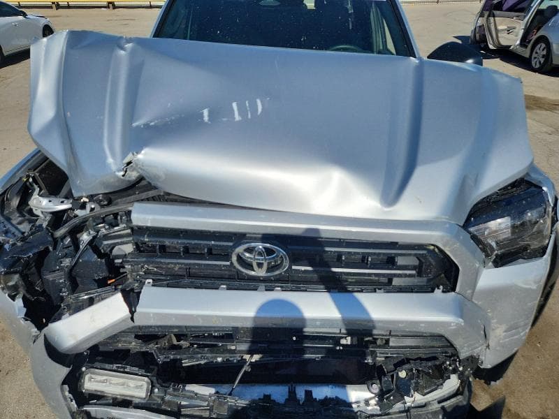 2025 TOYOTA 4RUNNER SR5 12