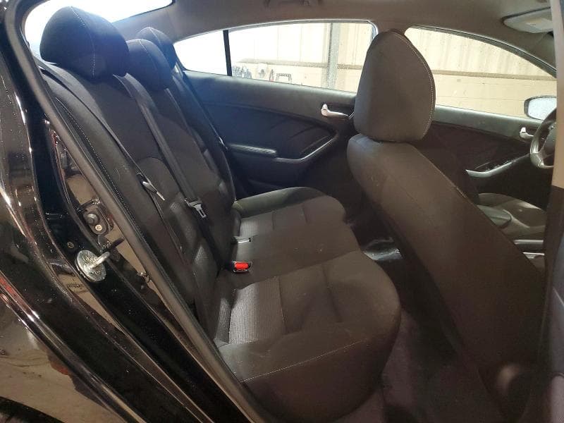 2017 KIA FORTE LX 10