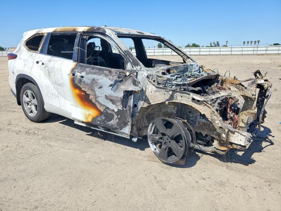 2023 TOYOTA HIGHLANDER HYBRID LE 4