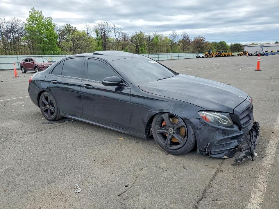 2019 MERCEDES-BENZ E 300 4MATIC 4
