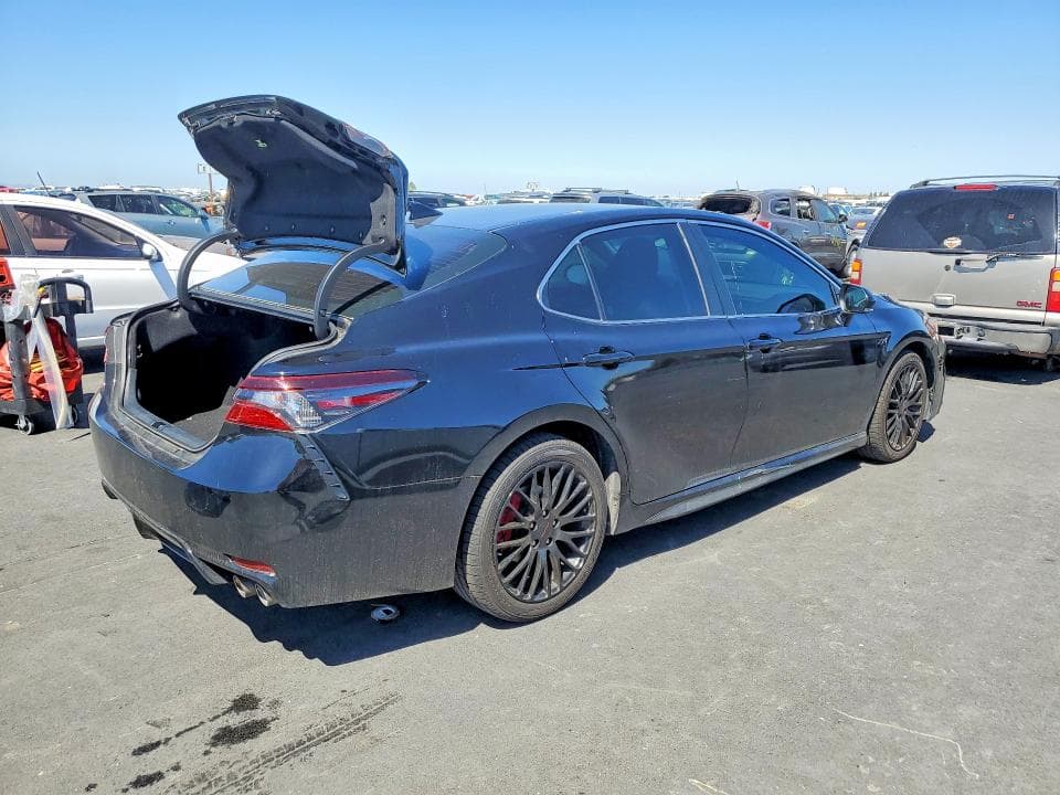2022 TOYOTA CAMRY SE SE 3