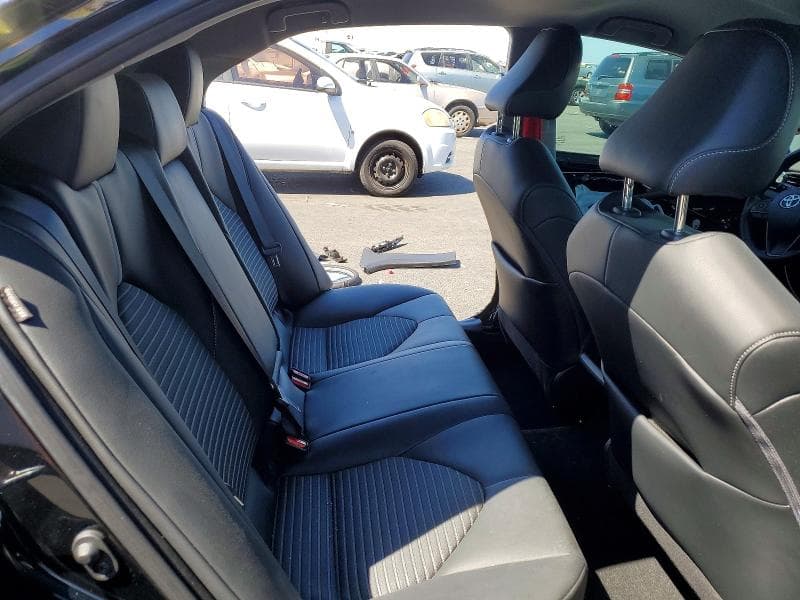 2022 TOYOTA CAMRY SE SE 10