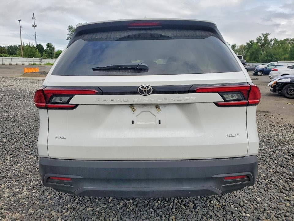 2025 TOYOTA GRAND HIGHLANDER XLE XLE 6