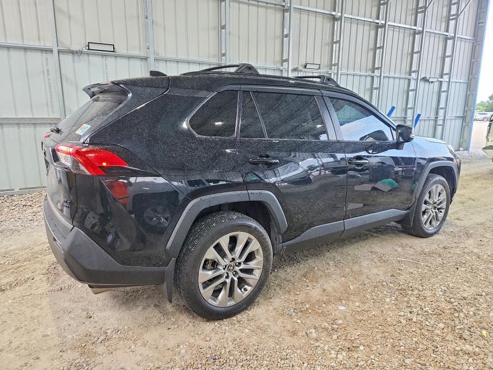 2019 TOYOTA RAV4 XLE PREMIUM 3