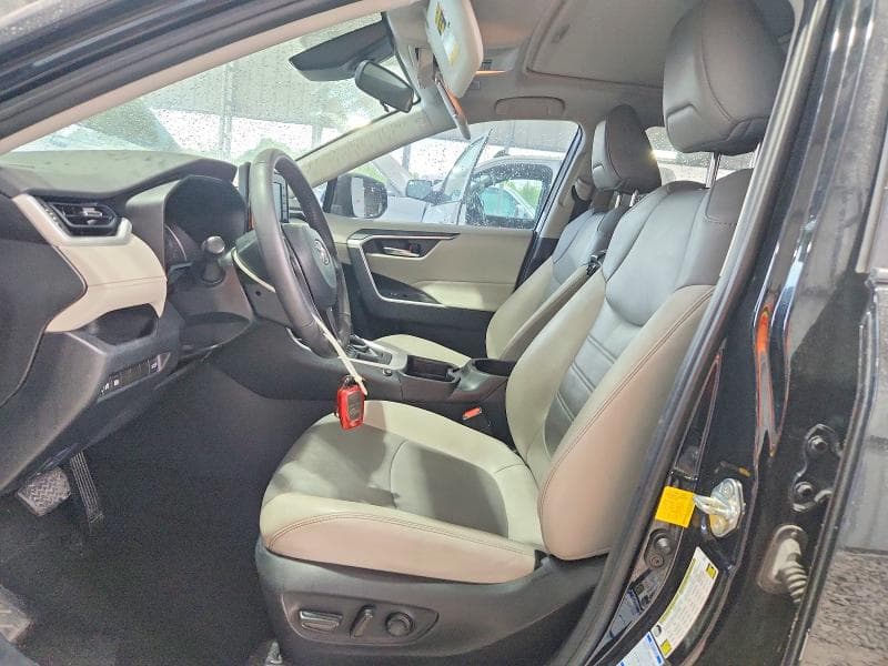 2019 TOYOTA RAV4 XLE PREMIUM 7
