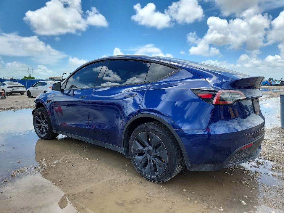 2024 TESLA MODEL Y 2