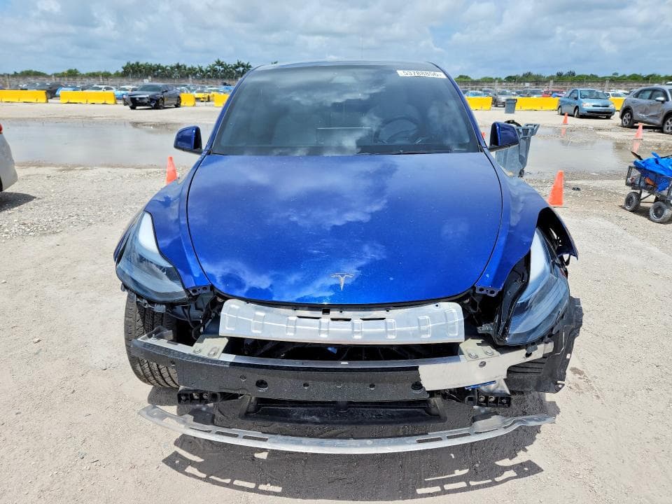2024 TESLA MODEL Y 5