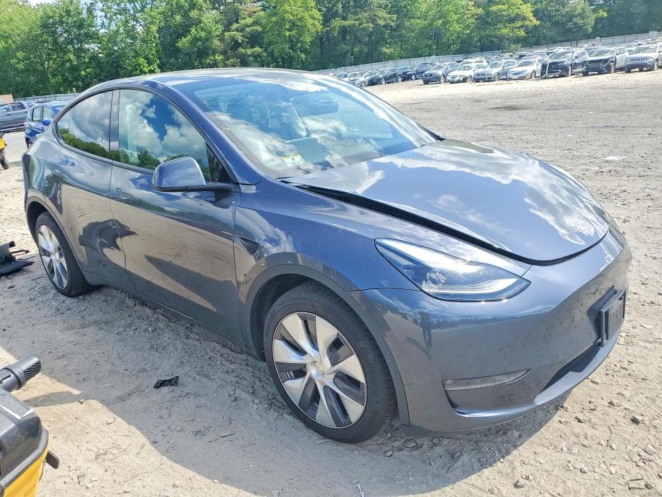 2023 TESLA MODEL Y 4