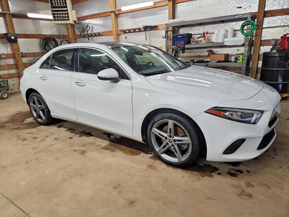 2019 MERCEDES-BENZ A 220 4