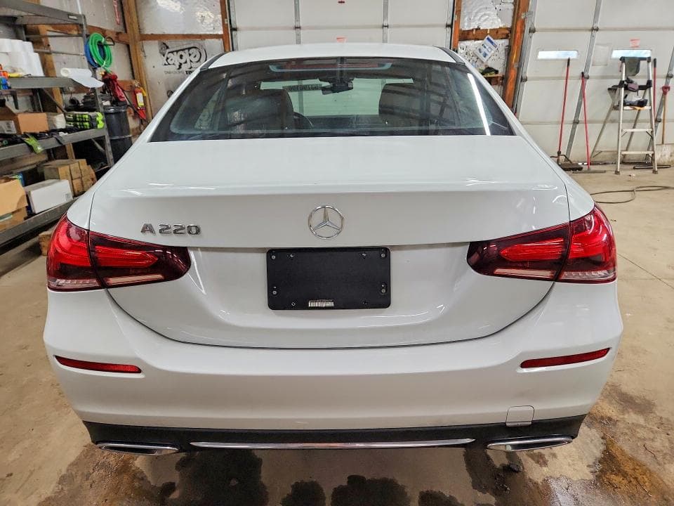 2019 MERCEDES-BENZ A 220 6