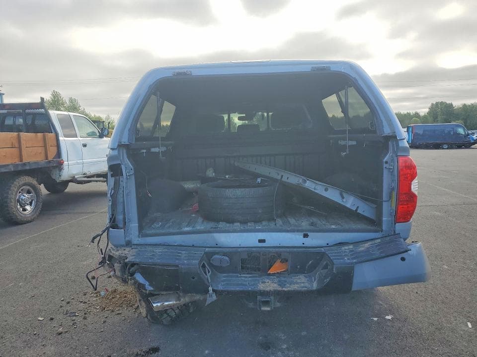 2018 TOYOTA TUNDRA CREWMAX LIMITED CREWMAX LIMITED 6