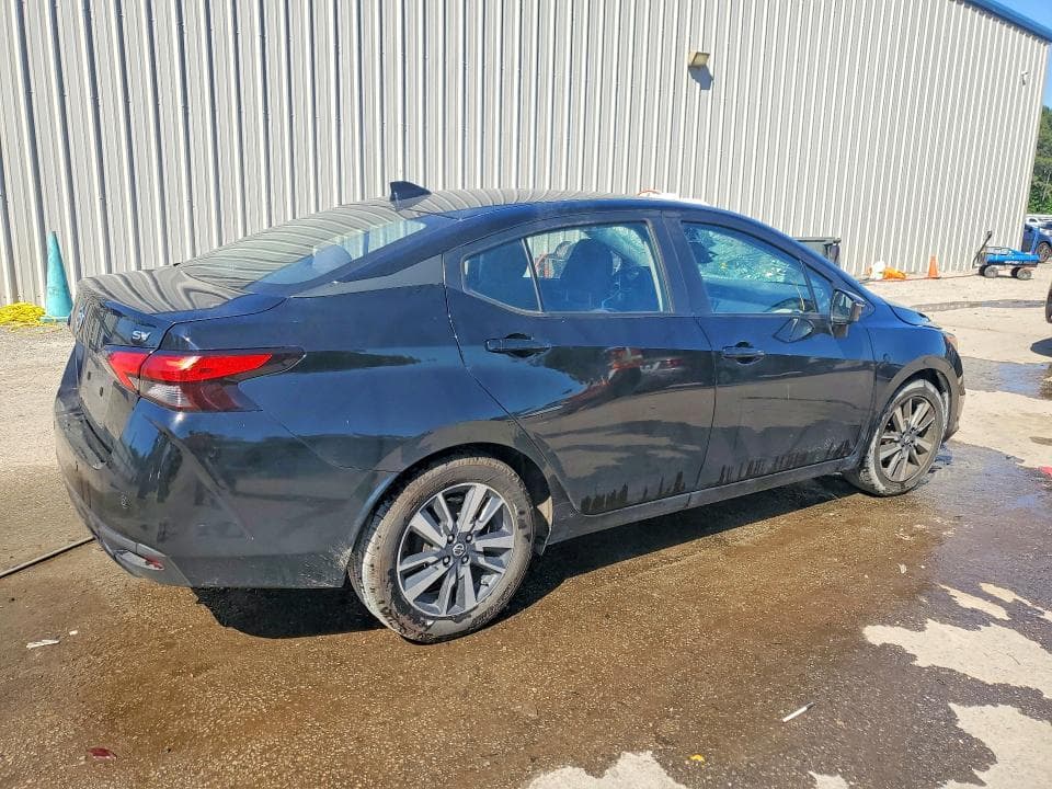 2021 NISSAN VERSA SV 3