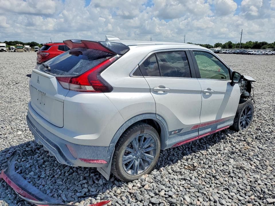 2023 MITSUBISHI ECLIPSE CROSS LE 3