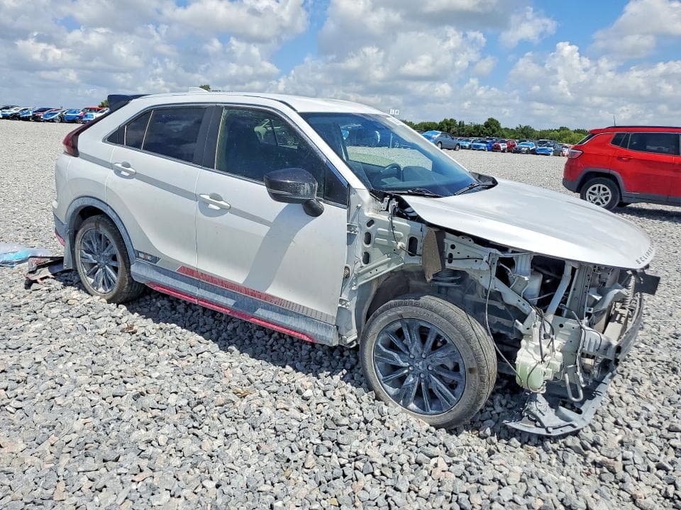 2023 MITSUBISHI ECLIPSE CROSS LE 4