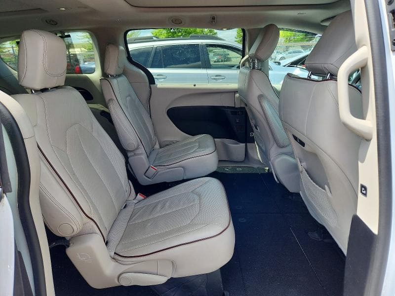 2017 CHRYSLER PACIFICA LIMITED LIMITED 11